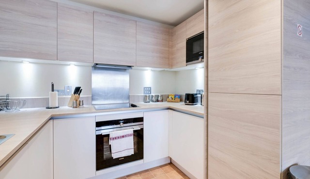 Alder House Serviced Apartment Maidenhead by Ferndale - Apt A