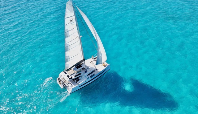 All Inclusive Luxury Sailing Catamaran W/captain & Chef 4 bedrooms 8 guests.