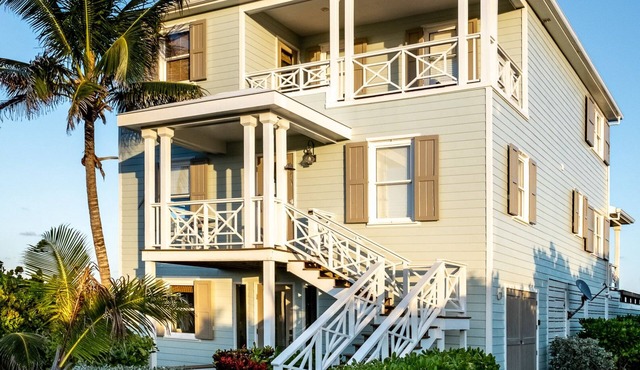 Always Wendy - Luxurious Beachfront Home With Private Pool