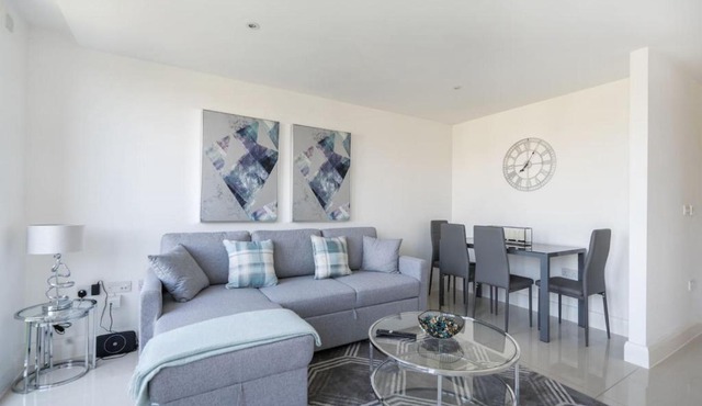 Amazing 2 Bed Wimbledon Flat