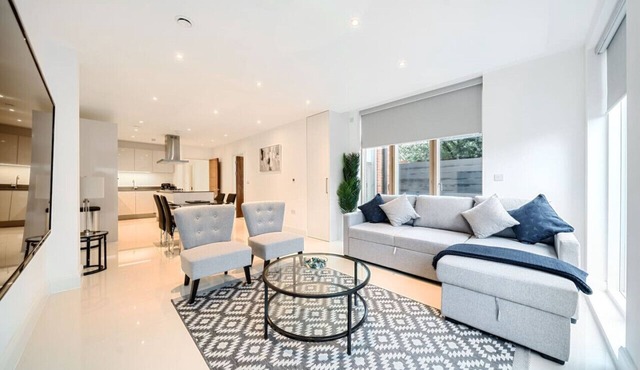 Amazing 3 Bed Wimbledon Flat