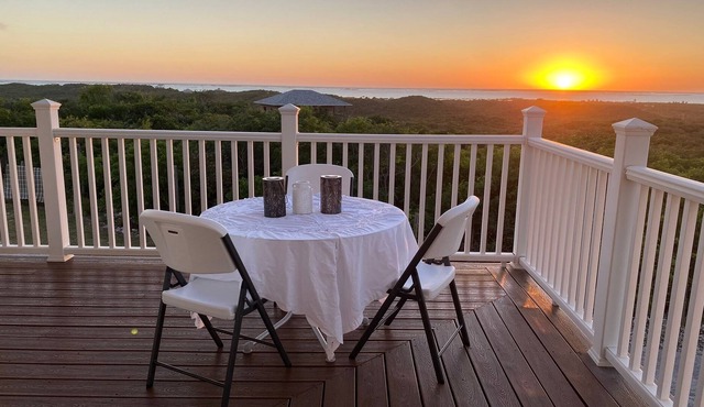 Amazing and incredible views! Peaceful home with Long Island Breeze.