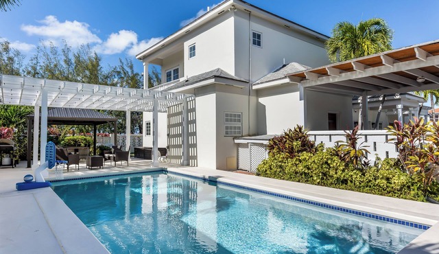 Amazing Bahamas Villa - Private Pool, Outdoor Oasis, Oceanview, Sandy Beach