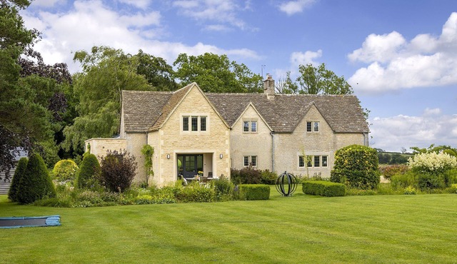 Amazing collection of properties with a swimming pool, two hot tubs and a sauna - Keepers Lodge