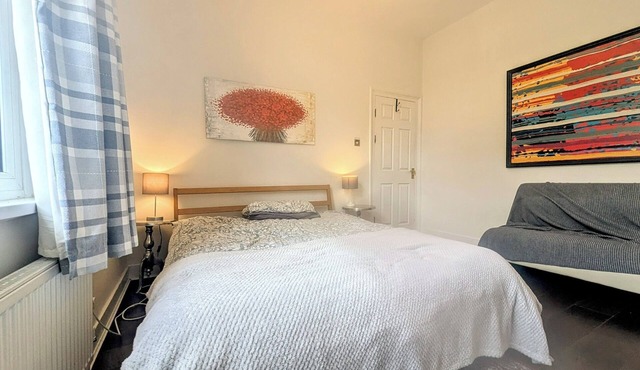 Amazing luxury 6 bed 3 bath Victorian house in heart of London