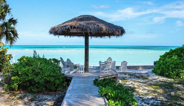 Amberjack House - 3 Bdr On Beach/Golf Cart Included!