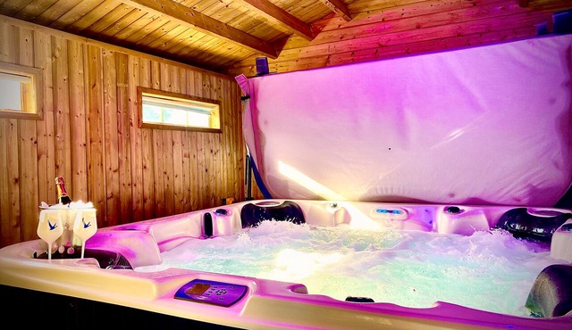 Anchor Hot tub suite in Lytham St Annes