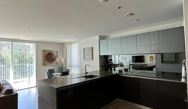 Apartment-Ensuite with Bath-10 Easton