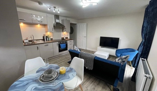 Apartment in Brooklands 3m from Milton Keynes Xscape,train station & central