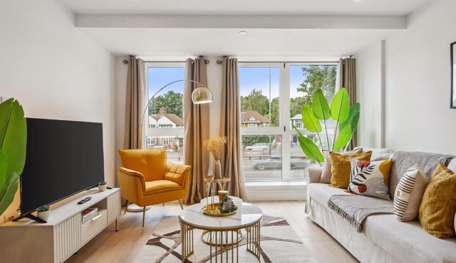 Apartment in Wimbledon with Cinema, Gym, Game Room! Upto 30 Percent OFF
