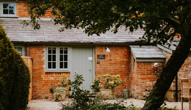 Apple Cottage - A stylish country retreat, it's the ideal getaway.