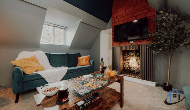 Apt 5 - Manor House 3 Bed 2 bathroom sleeps 5 parking wifi
