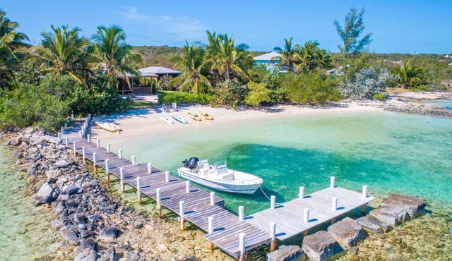 Aqua Sound - Luxury Villa w/Private Pool, Beach and Dock