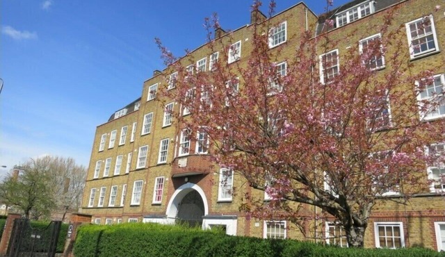 Archer on Thames Battersea holiday apartment with internet access, TV and DVD