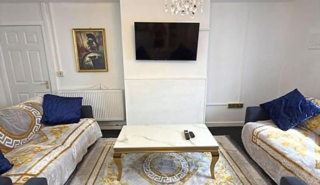 ARTEMIS APARTMENT - By the Sea - SLEEPS TEN !