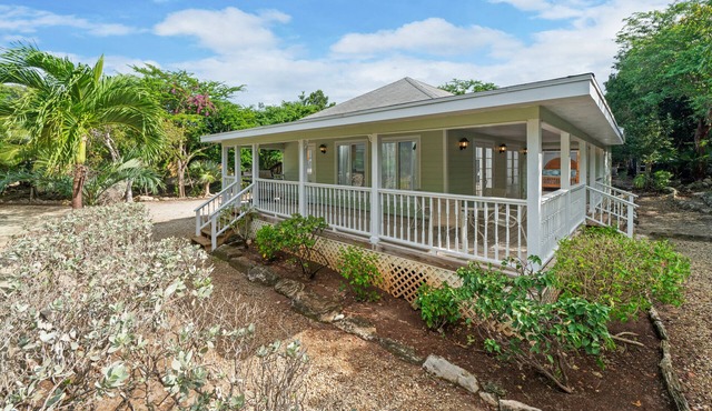 As Featured on Bahamas Life; Enjoy Beach, Pool, Sun!