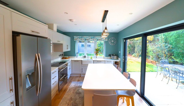 Ascot Spacious Four Bedroom Family Home