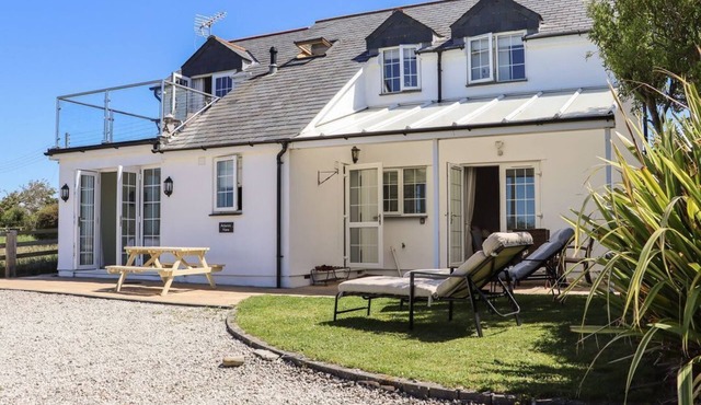 Atlantic View: Coastal Gem in Bude