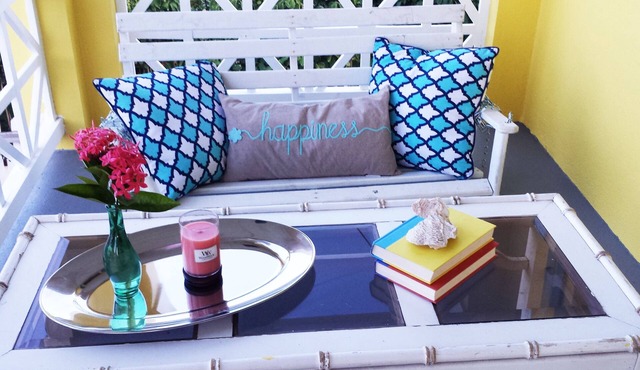 Bahama Breeze Island Villa. Two Minute Walk To Pristine, Pink Beaches. Paradise.