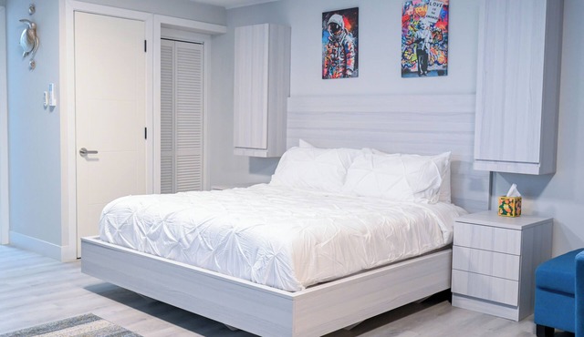 Bahama Mama Suite - Cable Beach Charming studio in beautiful Nassau with AC