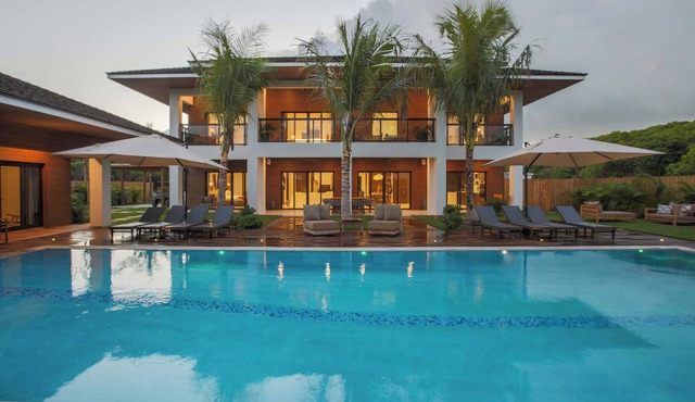Bali House Harbour Island - Private Pool, Gym, Beach Setup, Newly Renovated