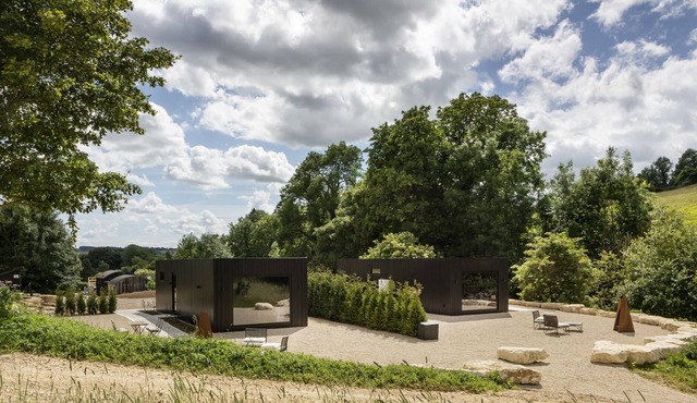 BANTAM HOUSE 2, with a garden in Cheltenham