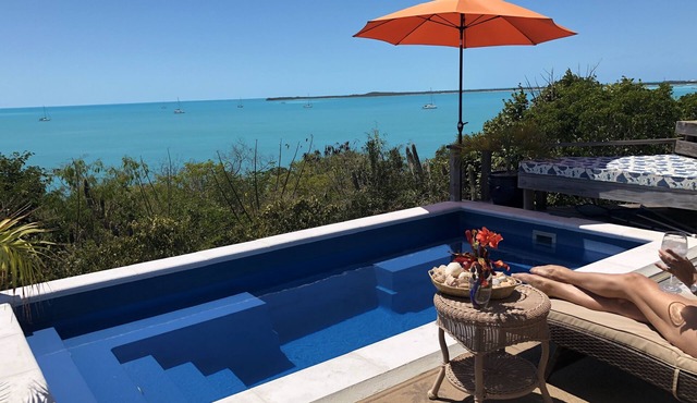Baywatch House -Beautiful Private 3 Bedroom House on a Private 4 Acre Estate