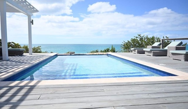 Beach House on cove of Ten Bay Beach