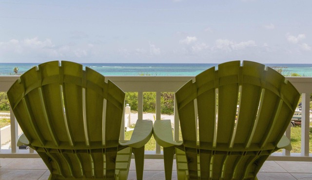 Beach House At Dean's Blue Hole - Walking Distance To The Blue Hole!