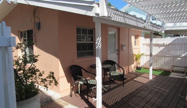 BEACH SIDE-CENTRAL LOCALE-OCEAN VIEW-AC-FREE WIFI-FULL AMENITIES