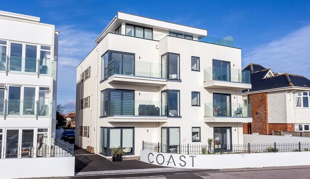 Beachcliff - On the Seafront with Two Balconies