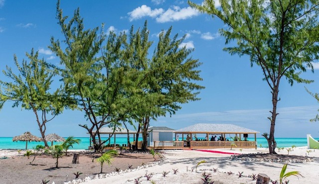 Beachfront Estate with 4 villas kemps bay South Andros Bahamas sleeps 16