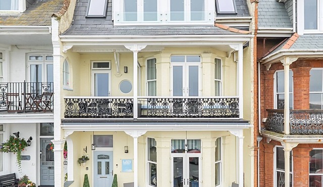 Beachfront Luxury Home with Hot Tub, 9 beds, Cinema room, Sleeps 2 to 16