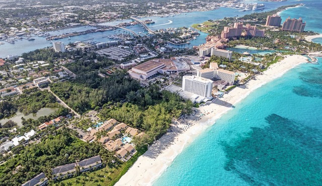 Beachfront Villa Walk to Atlantis Sleeps 8