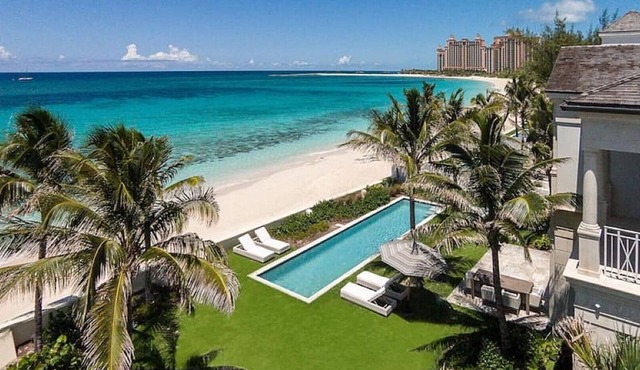 Beachside Bliss – 4Bed/5Bath Villa with direct ocean and harbour access
