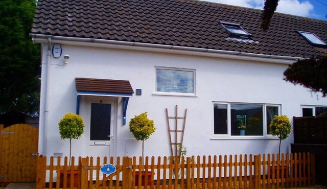 Beachside Cottage overlooking sand dunes (Winterton on Sea)