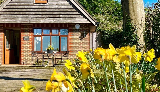Beacon Cottage by inspirestays.com - a cottage that sleeps 2 guests in 1 bedroom