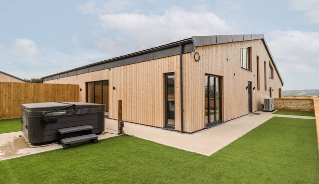 BEARS COURT BARN 3, pet friendly in Bourton-On-The-Water
