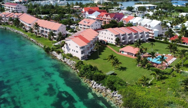 Beautiful 3 Bedroom Penthouse Apartment on Bell Channel with a 30' Dock Slip!