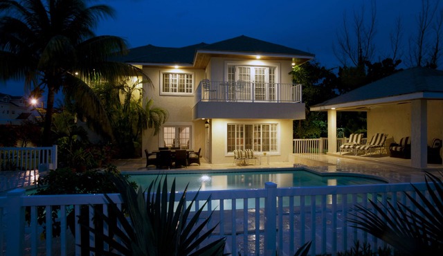 Beautiful 4bd rm home near Saunders Beach BOOK NOW! ENJ A RND OF GOLF