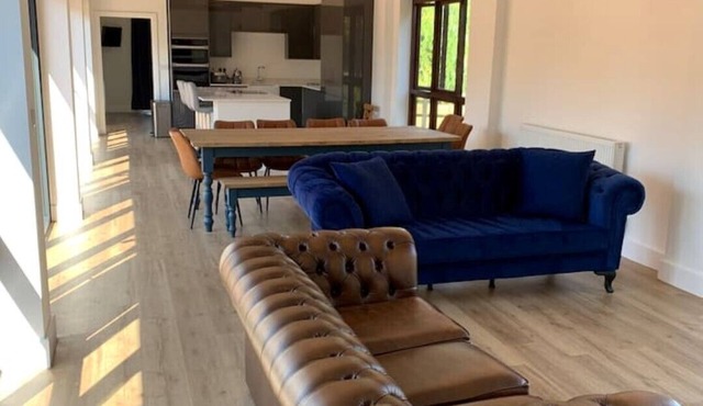 Beautiful 5 Bedroom Countryside Retreat