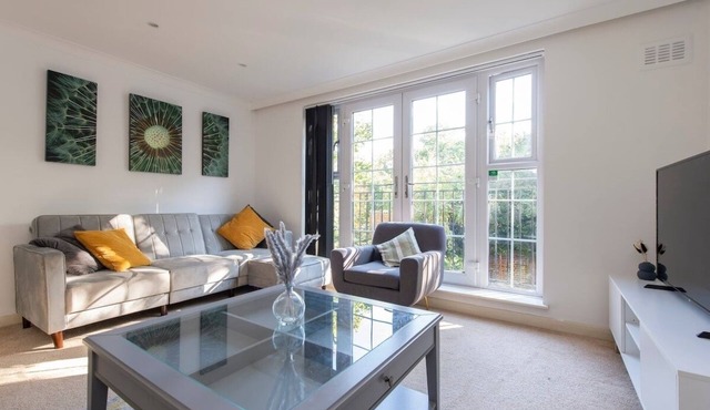 Beautiful Bromley perfect for contractors and families