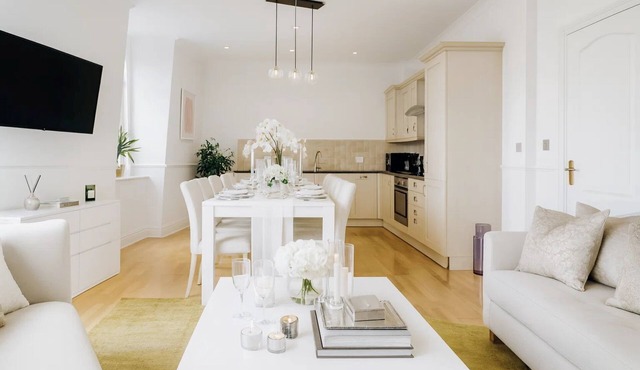 Beautiful Central Holborn Spacious Flat 97sqm