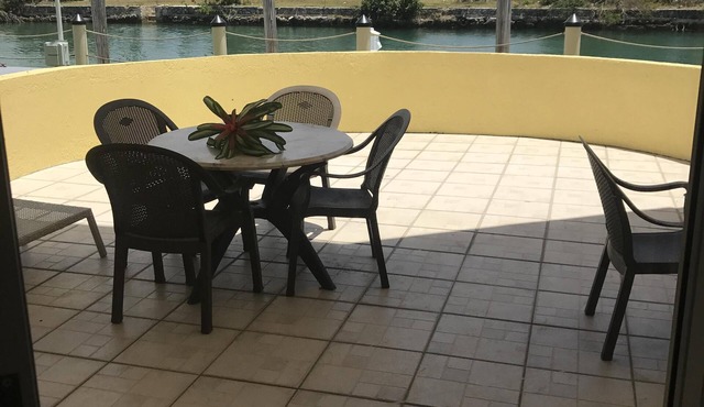Beautiful Condo in the sunny Bahamas with awesome vistas.