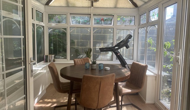Beautiful ground floor flat with conservatory