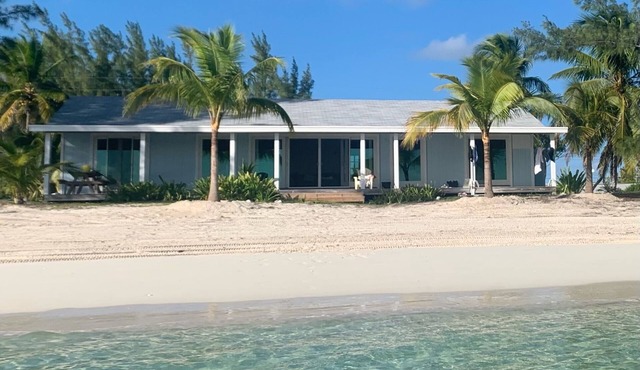 Beautiful Oceanfront Home in Casuarina Point