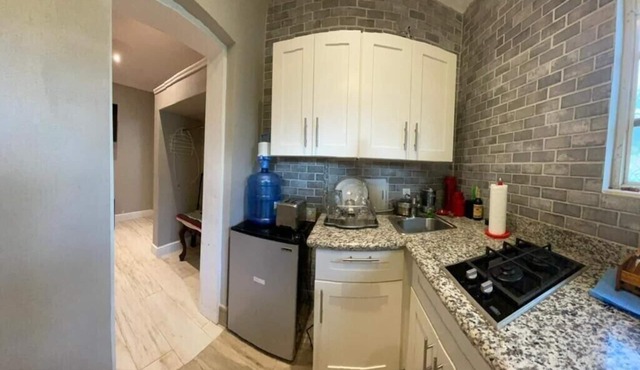 Beautiful One Bedroom Privat Guest House