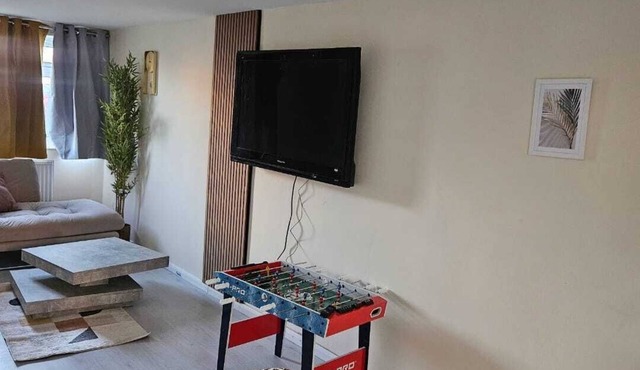 Beautiful, stylish and modern cosy, and central 2 bed house (can sleep up to 6)