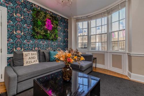 Beautiful Town House Next to Brighton Beach