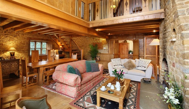 Beautifully crafted, open plan luxury near Great Tew